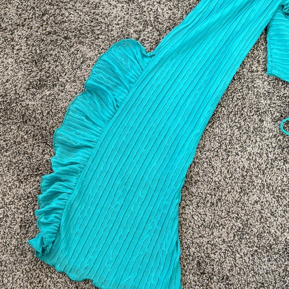 Zara Turquoise Ruched Crop Top - Picture 2 of 6
